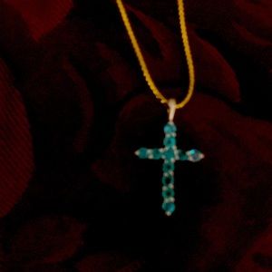 Emerald pendant. Approximately 1.0 carats, set in 14k gold. Never worn.